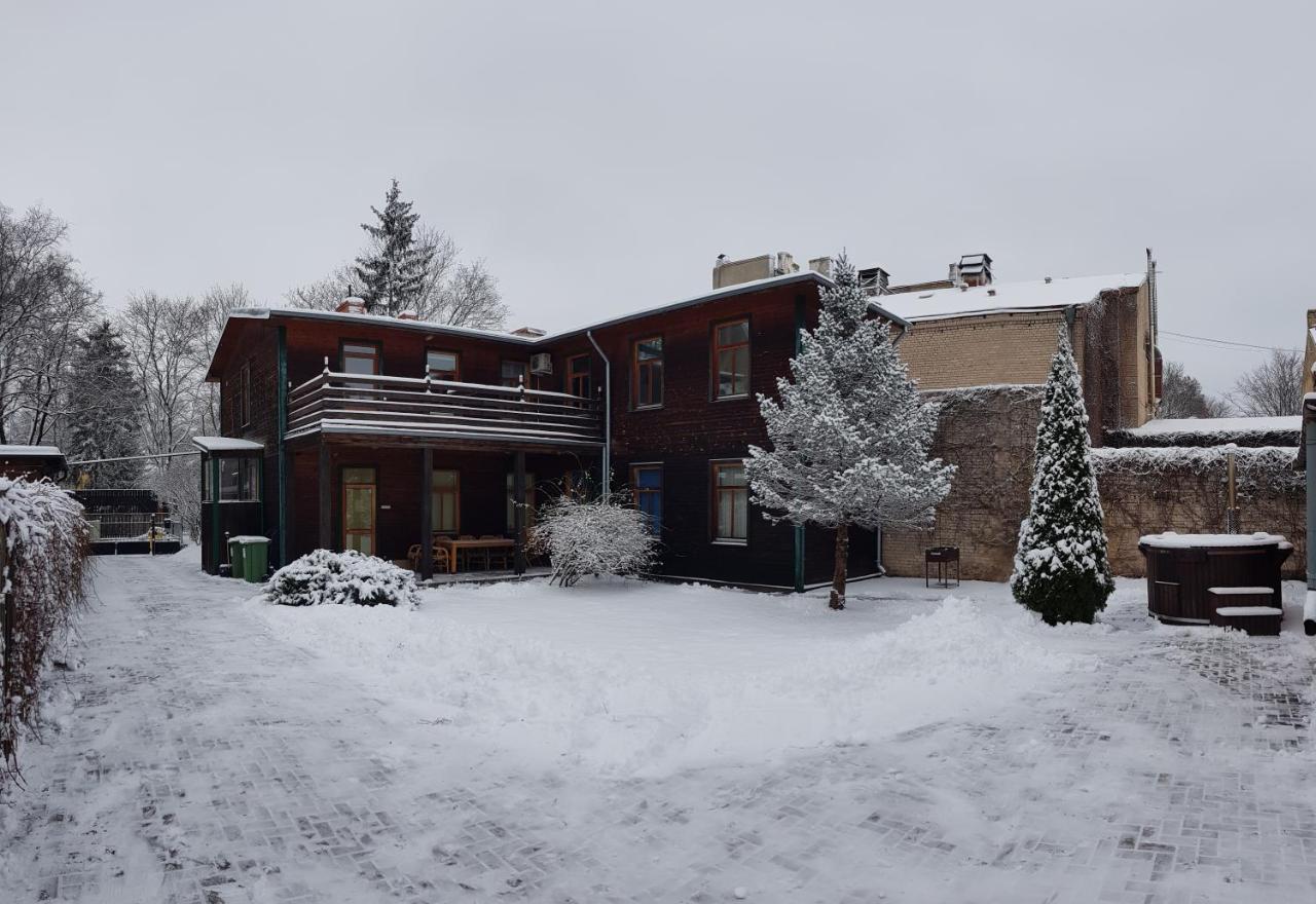 Wooden House Near City Center Рига Экстерьер фото