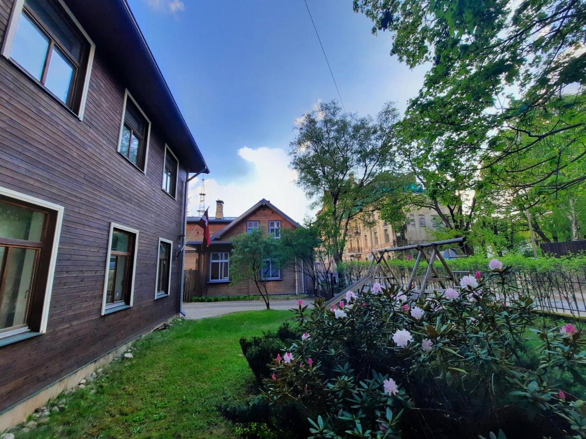 Wooden House Near City Center Рига Экстерьер фото