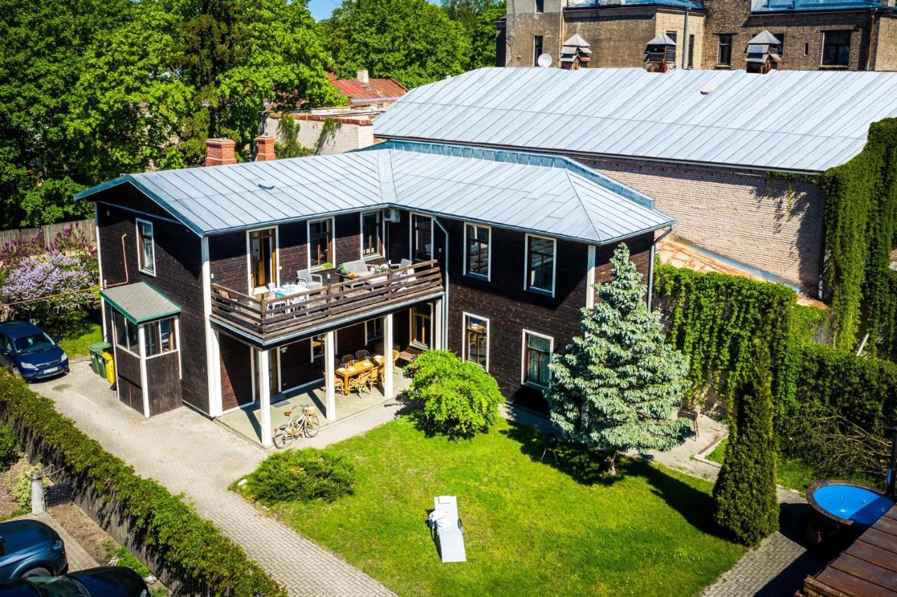 Wooden House Near City Center Рига Экстерьер фото