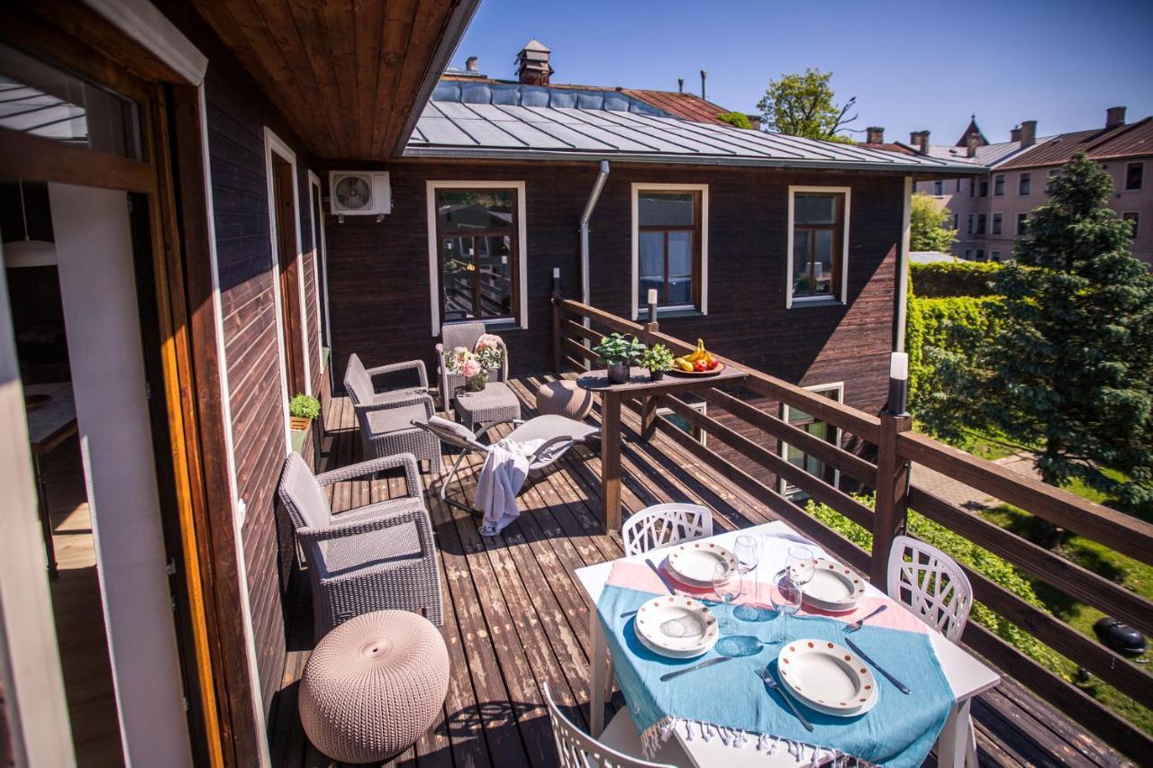 Wooden House Near City Center Рига Экстерьер фото
